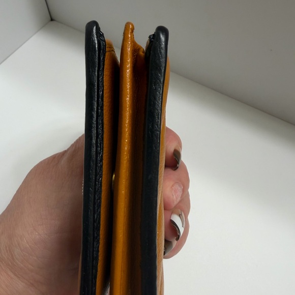 EUC- Gucci Card Holder/Mini Wallet - Picture 4 of 8